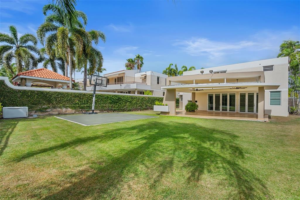 76, 11, Viajera, Guaynabo - 3