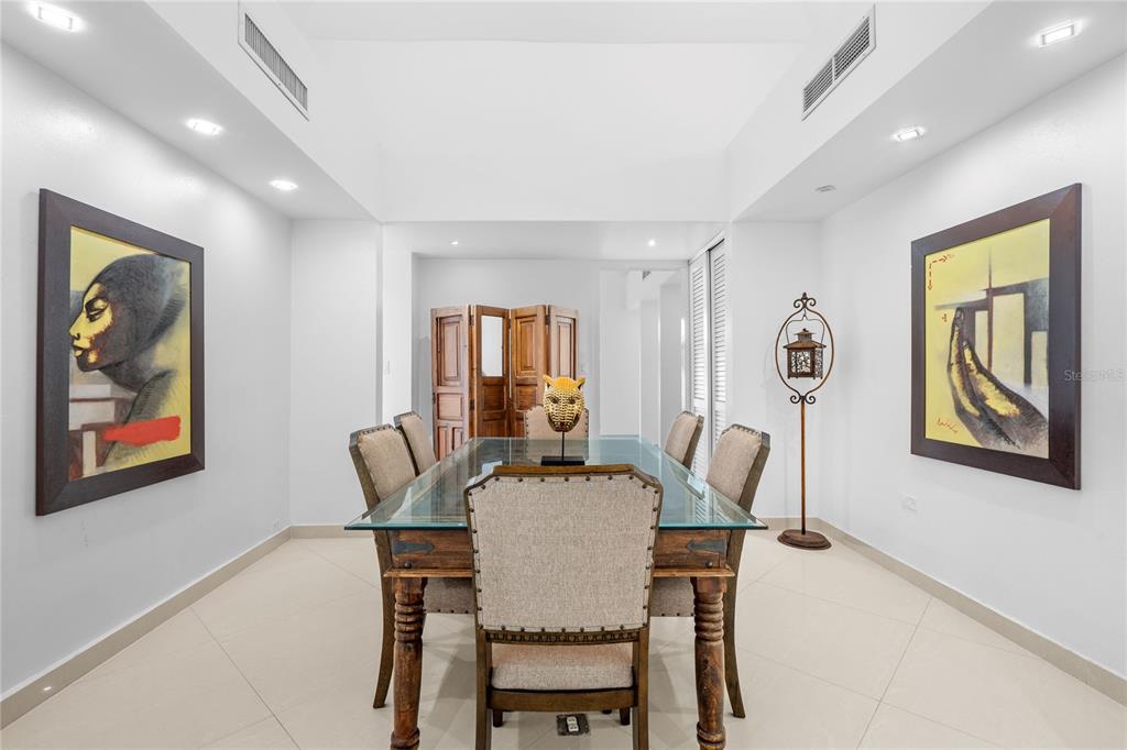 18, Paseo Las Palmas, Dorado - 22