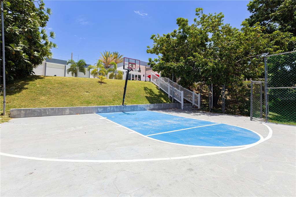 3505, La Santa El Monte, Ponce - 34