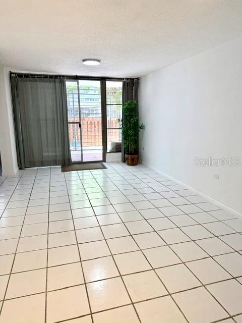 B1, 5870, Jose Tartak Street, Carolina - 5