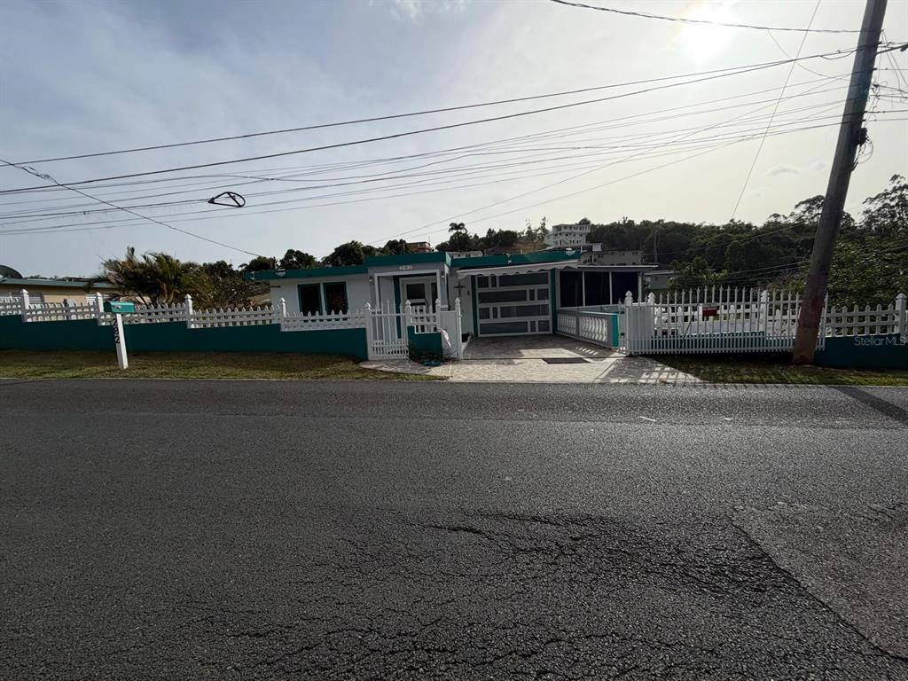 282, Ave. Felix Rios, Aibonito - 34