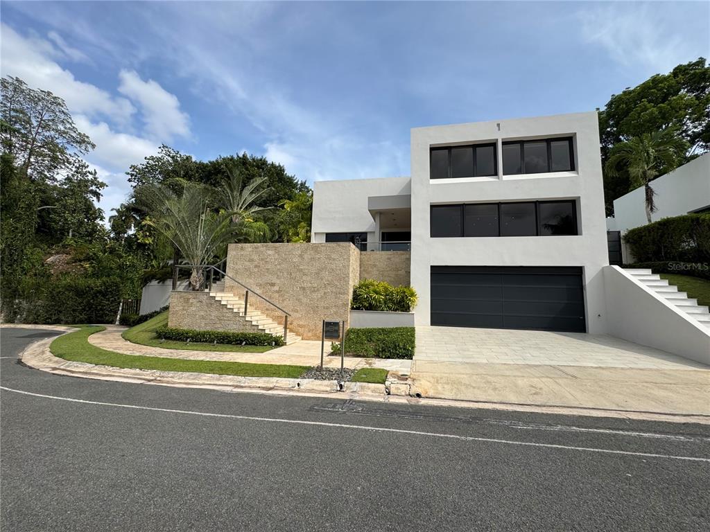 #9 Palma Real, Estancias De Torrimar, Guaynabo - 1