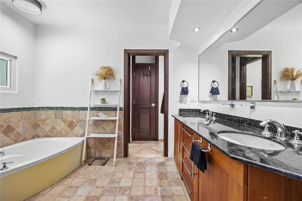 35, Paseo Las Palmas, Dorado - 29