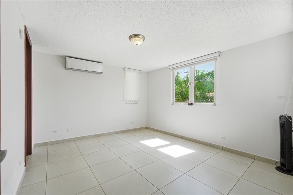 Bloque Ln, Solar 27, Caguas - 22