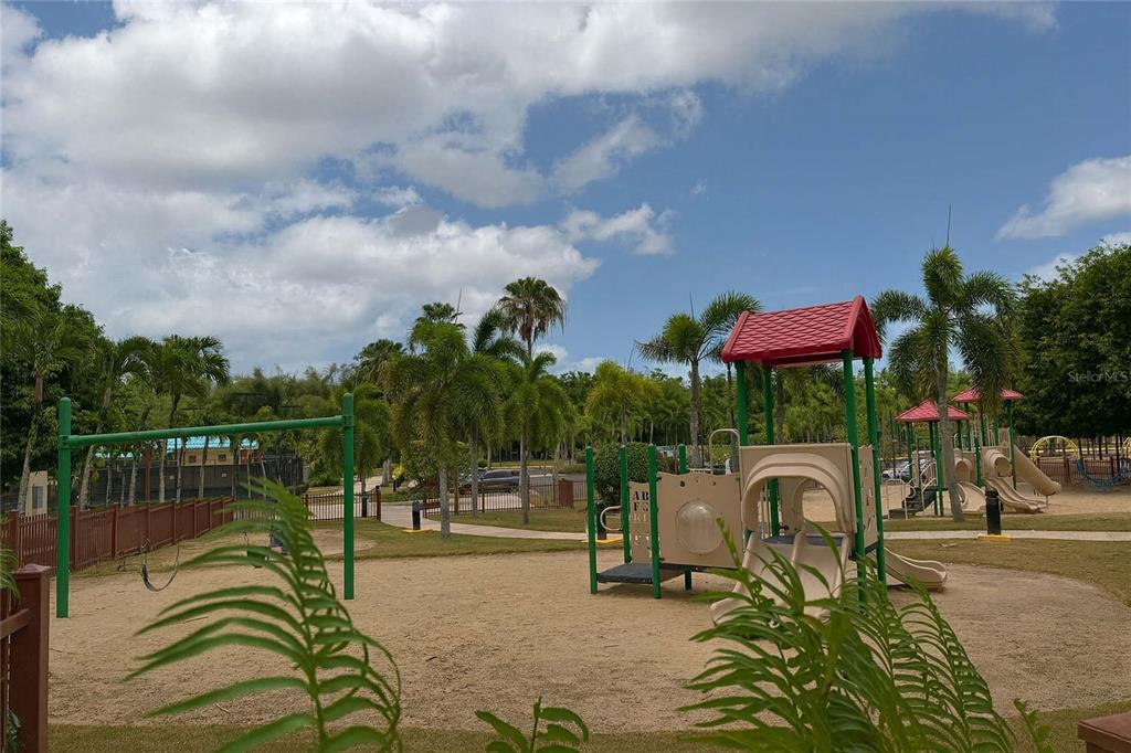 Bloque Ln, Solar 27, Caguas - 30