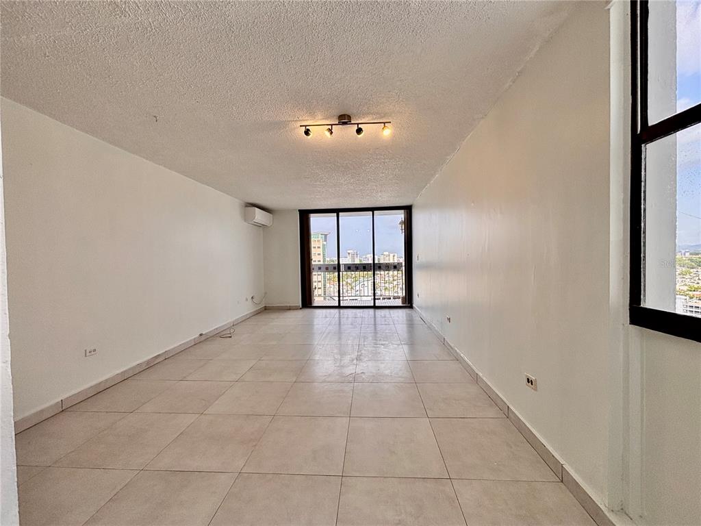 18, 1019, Av Luis Vigoreaux, Guaynabo - 2