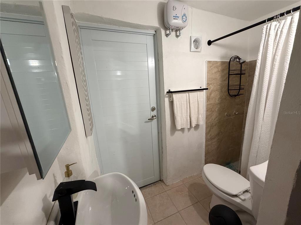APT. #4, 84 St.  Num 98-1, Urb Brisas De Sierra Bayamon, Bayamon - 9