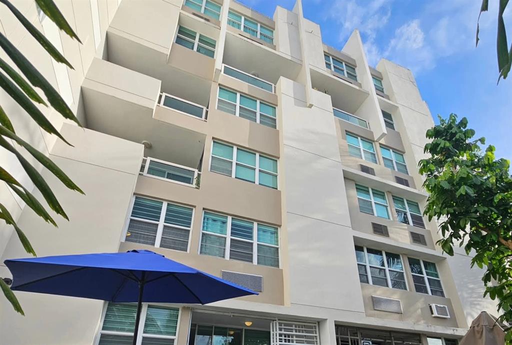 B12, Ave 199 Las Cumbres, Ciudadela, Guaynabo - 2
