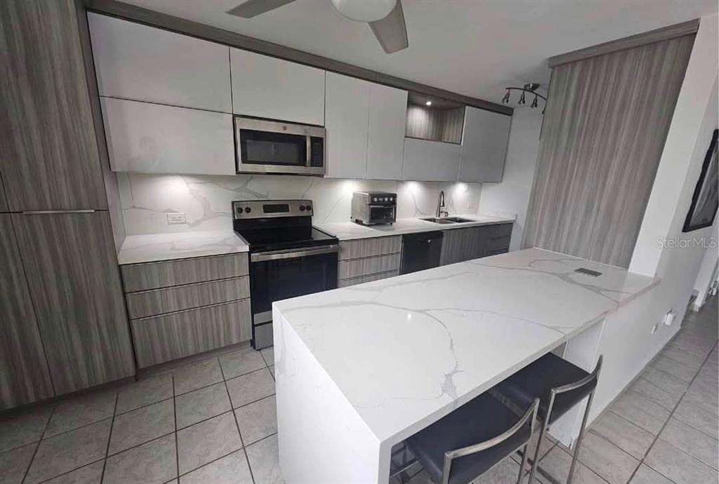 B12, Ave 199 Las Cumbres, Ciudadela, Guaynabo - 4