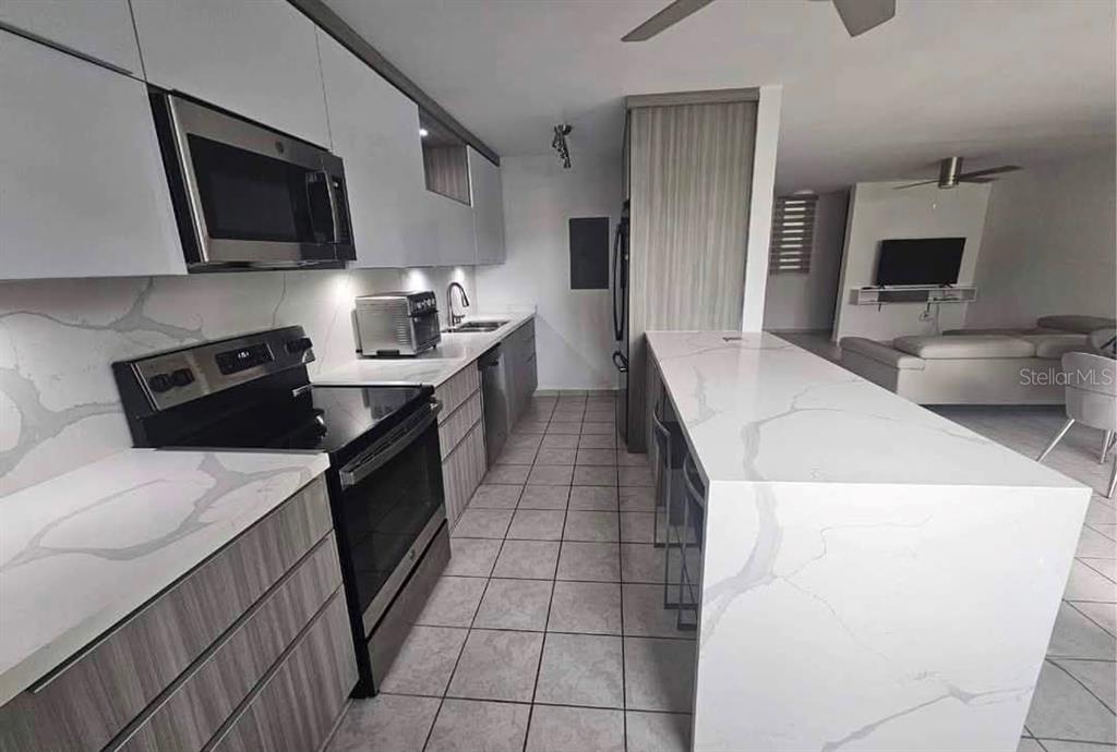 B12, Ave 199 Las Cumbres, Ciudadela, Guaynabo - 5