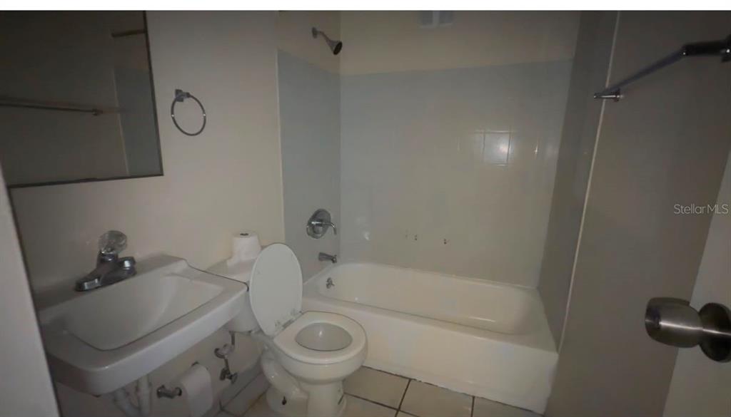Carr. 105, Cond. Villa San Ignacio, Mayaguez - 8