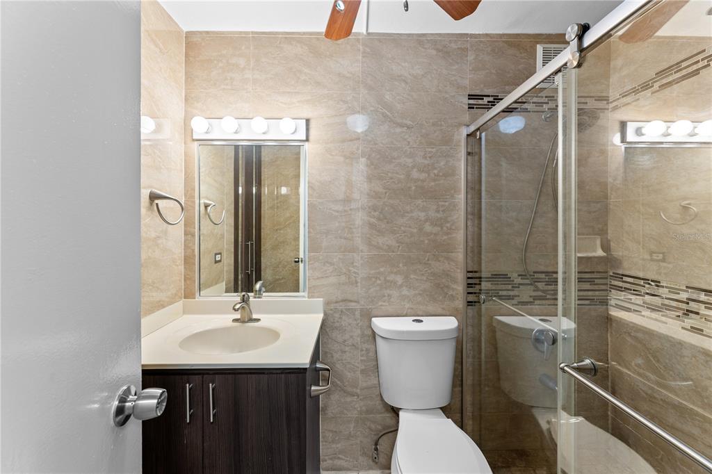 1105, 1105, Ave Juan Carlos De Borbon, Guaynabo - 15