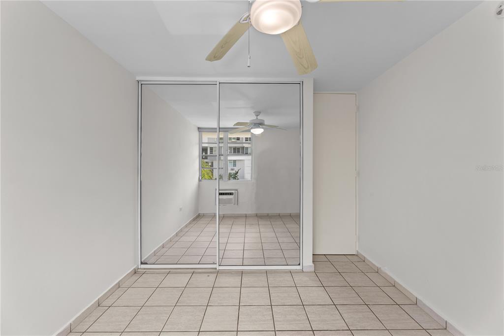 1105, 1105, Ave Juan Carlos De Borbon, Guaynabo - 17
