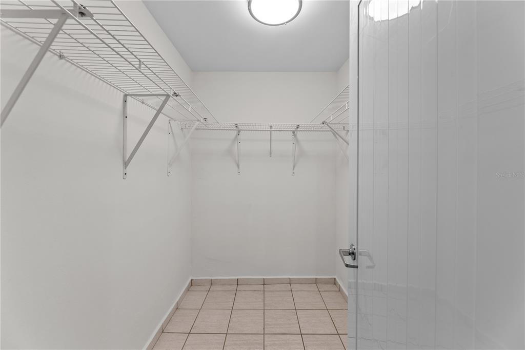 1105, 1105, Ave Juan Carlos De Borbon, Guaynabo - 21