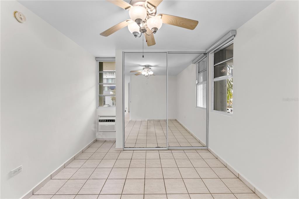 1105, 1105, Ave Juan Carlos De Borbon, Guaynabo - 6
