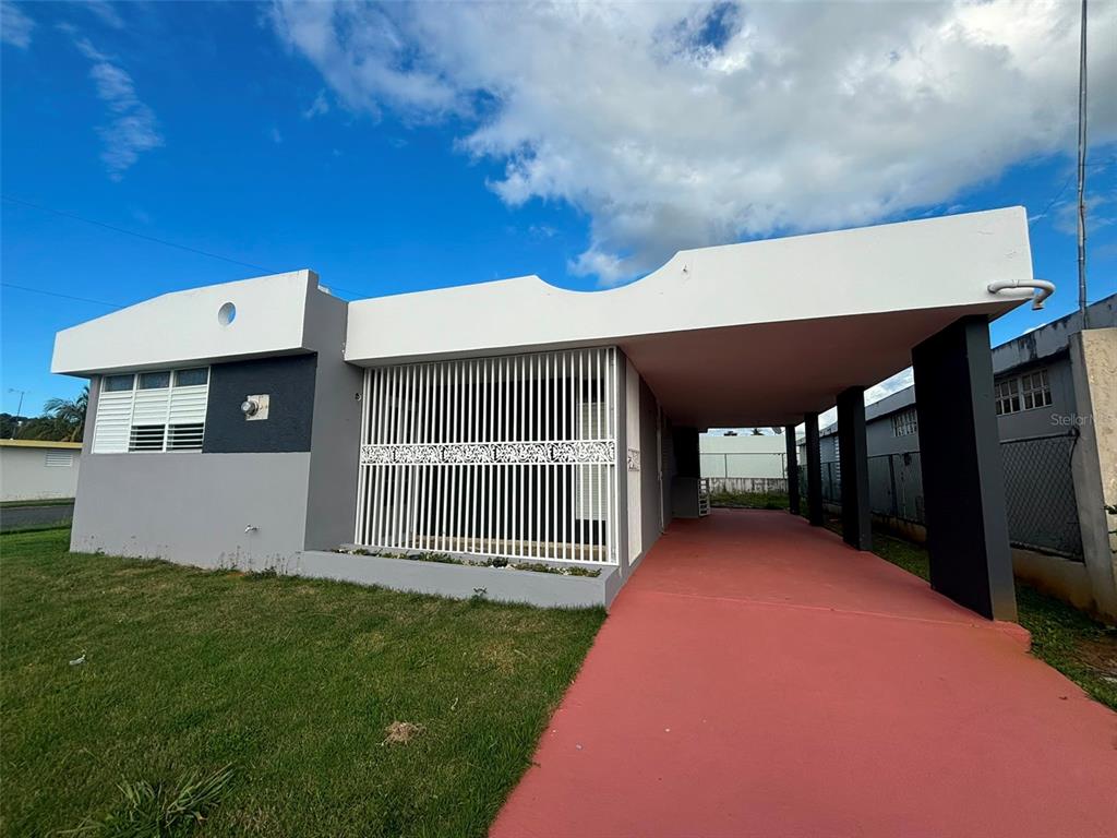 Casa D9, Calle Monarca Urb Paseos Reales, Arecibo - 2