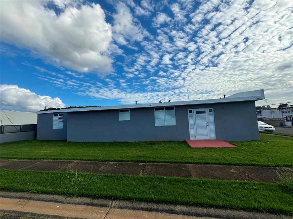 Casa D9, Calle Monarca Urb Paseos Reales, Arecibo - 4