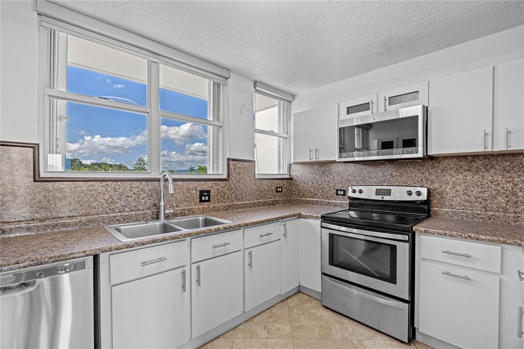C-PH-D, 146 Ave Santa Ana, Bosque De La Villa De Torrimar, Guaynabo - 8
