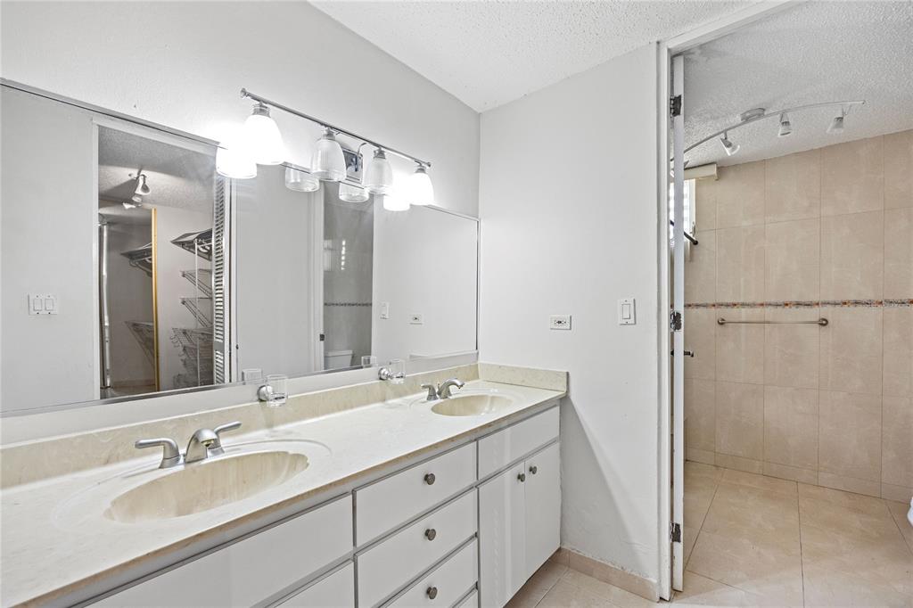 7B1, 7-b-1, Chalets Del Parque, Guaynabo - 15