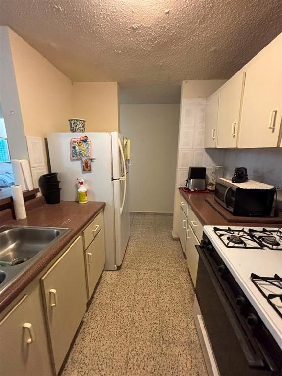 689 Cancer St, Venus Gardens, San Juan - 4