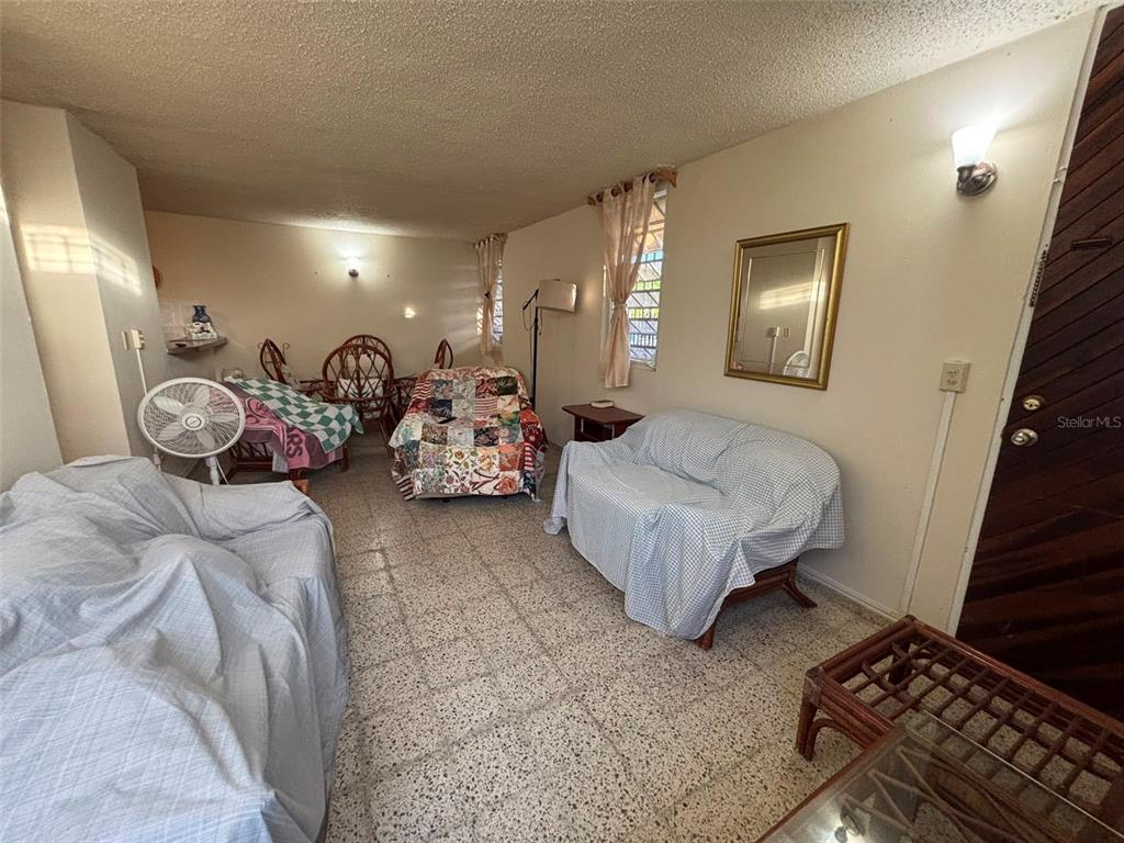689 Cancer St, Venus Gardens, San Juan - 5