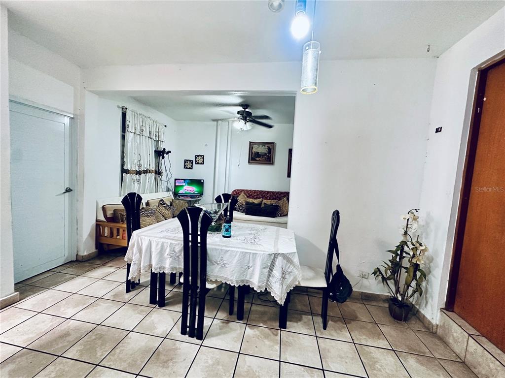 Calle 27 So, Urb. Las Lomas 869, San Juan - 11
