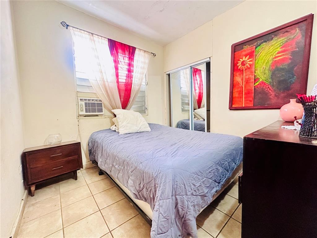 Calle 27 So, Urb. Las Lomas 869, San Juan - 15