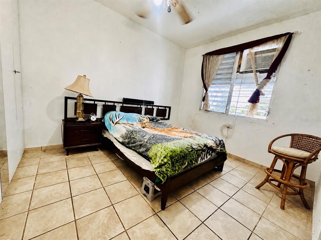 Calle 27 So, Urb. Las Lomas 869, San Juan - 16