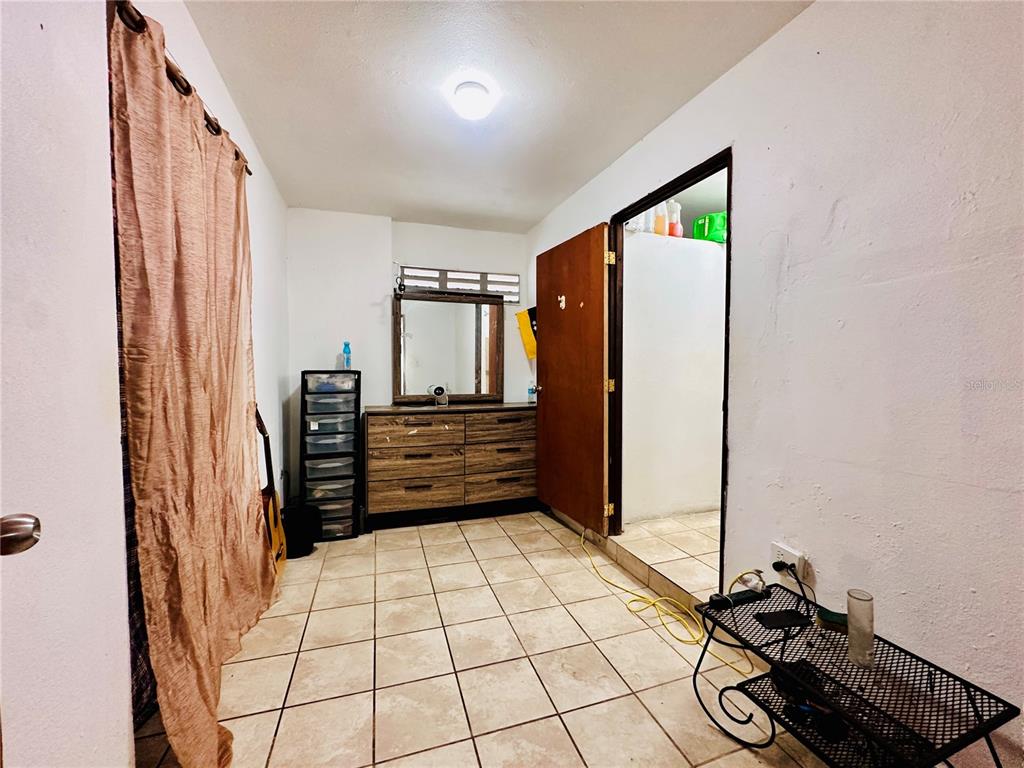 Calle 27 So, Urb. Las Lomas 869, San Juan - 21