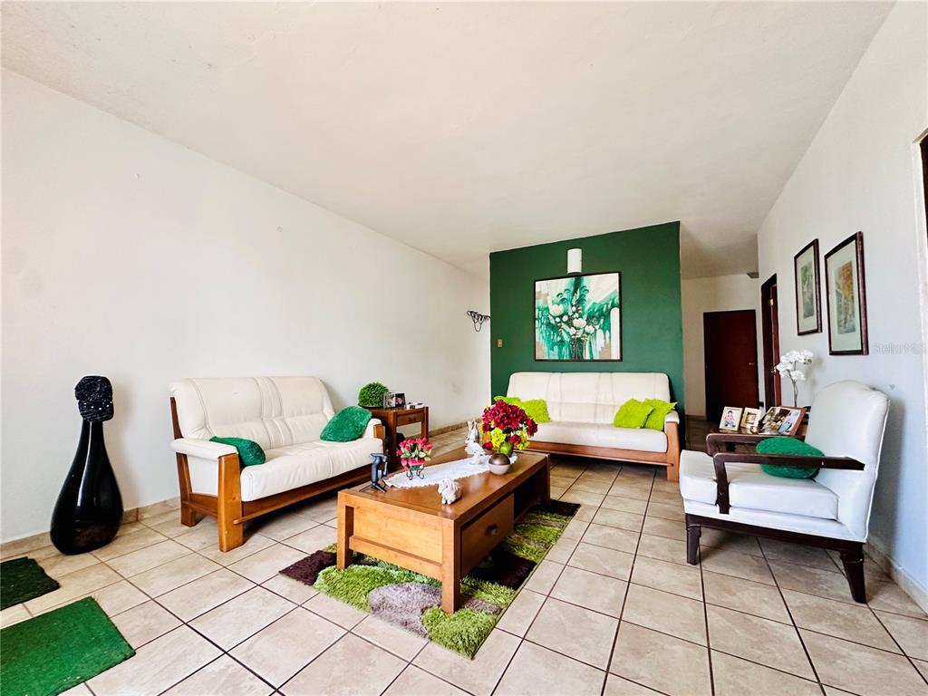 Calle 27 So, Urb. Las Lomas 869, San Juan - 4