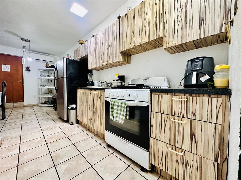 Calle 27 So, Urb. Las Lomas 869, San Juan - 8