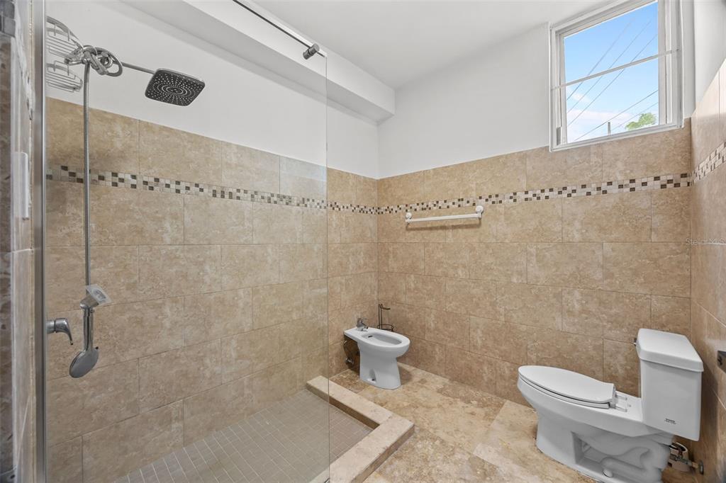 270, Ave. San Ignacio, Guaynabo - 24