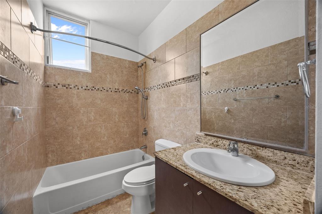270, Ave. San Ignacio, Guaynabo - 26