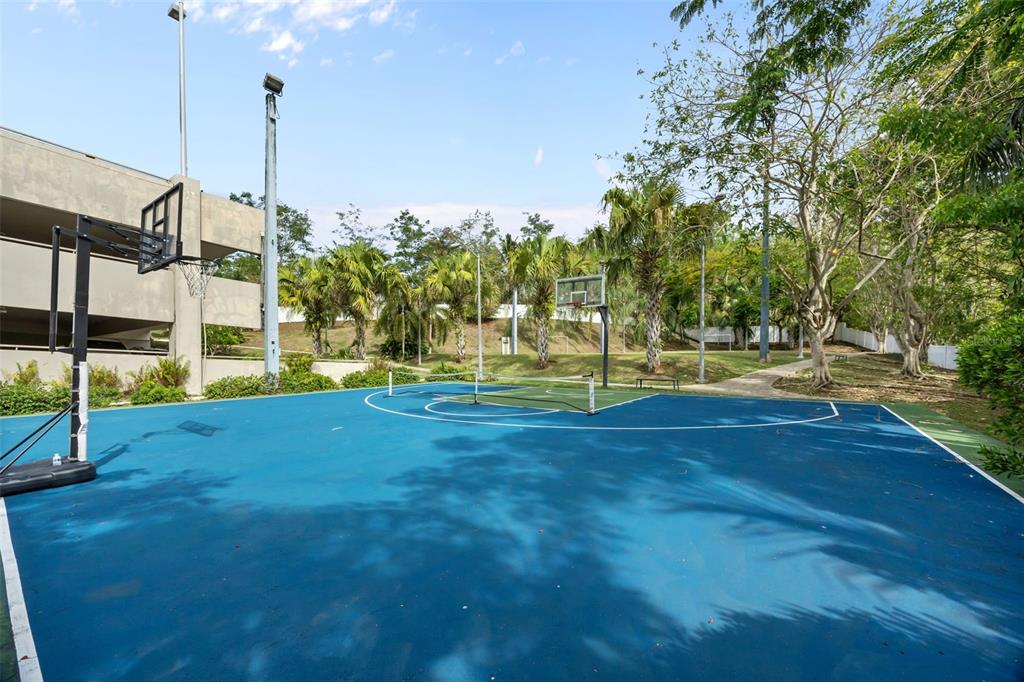270, Ave. San Ignacio, Guaynabo - 33