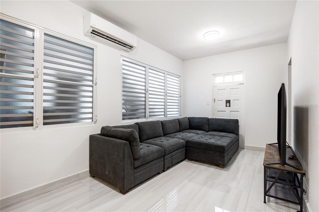 608, Ernesto Cerra, San Juan - 28