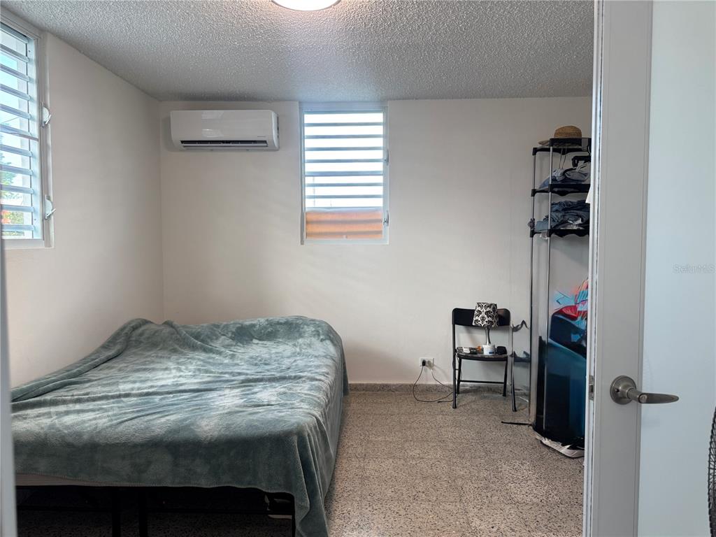 22, Cll Santa Ana, Caguas - 16