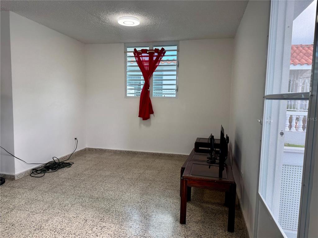 22, Cll Santa Ana, Caguas - 3