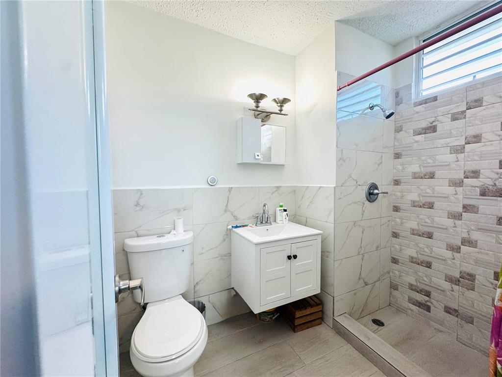 22, Cll Santa Ana, Caguas - 5