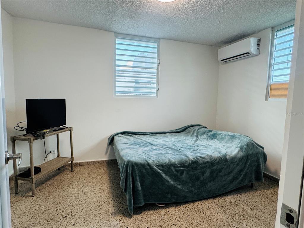 22, Cll Santa Ana, Caguas - 9
