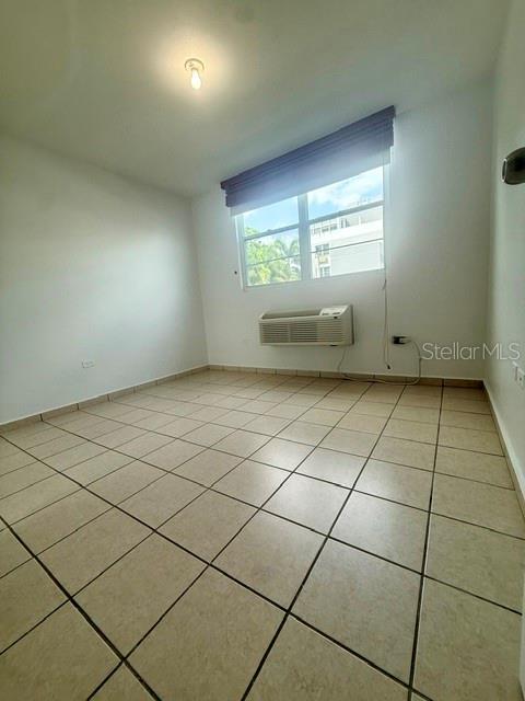 3601, Cond. Camelot, 842, San Juan - 27