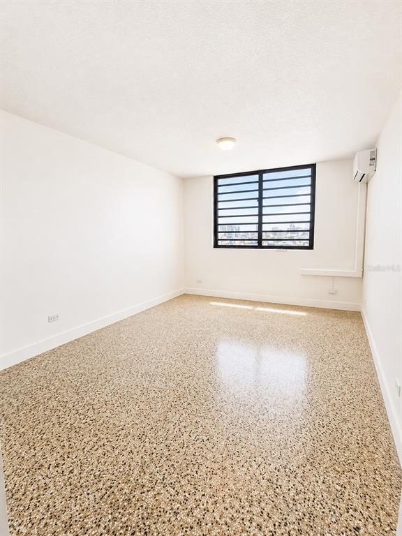 11C, Miramar Tower, 721 Hernandez St, San Juan - 14