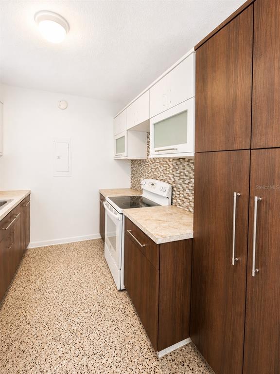 11C, Miramar Tower, 721 Hernandez St, San Juan - 4