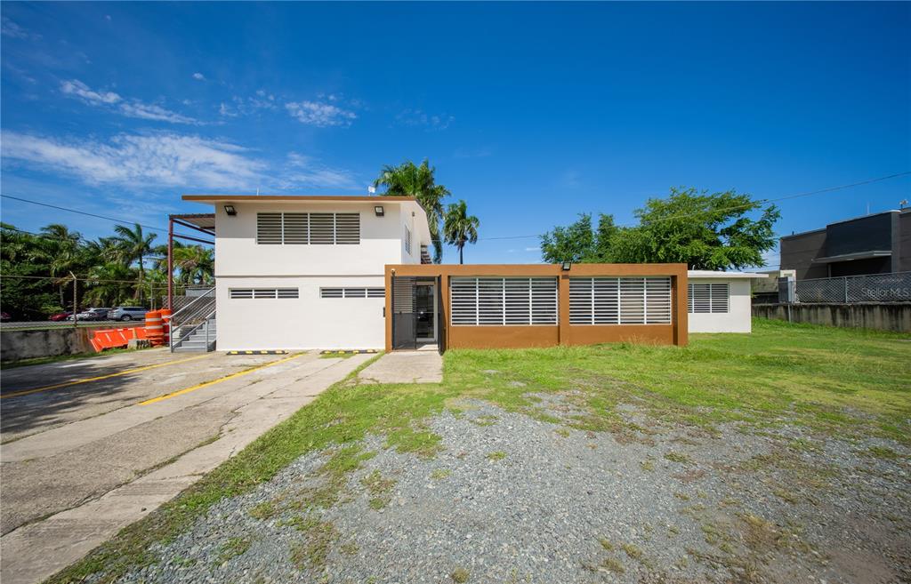 Sr Structures Sr-165, Barrio Palmas, Catano - Edificio en Venta | Findit